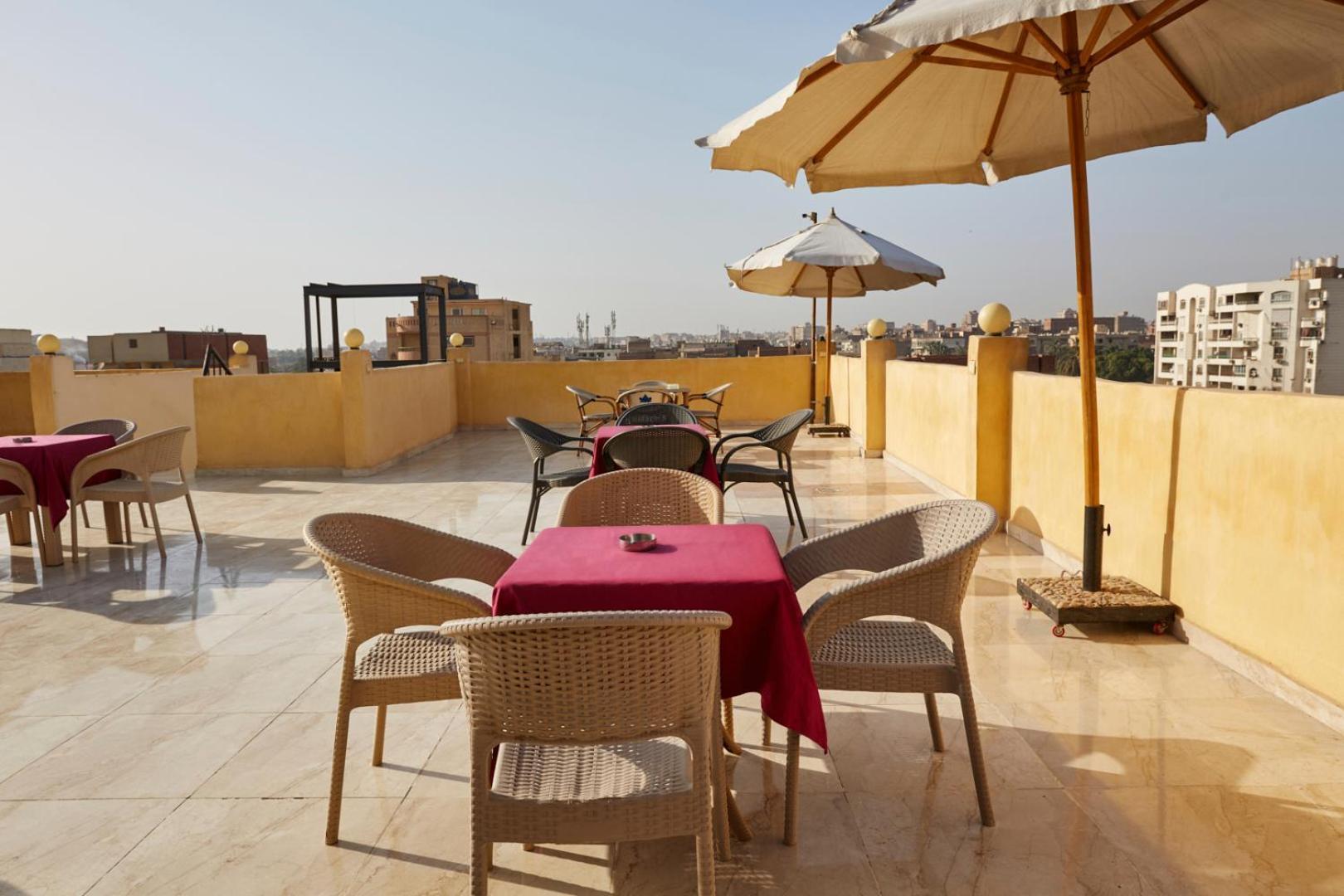Grand Pyramid View Hotel Kafret el-Gabal Exteriör bild