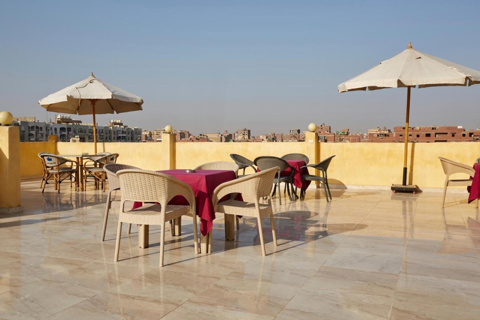 Grand Pyramid View Hotel Kafret el-Gabal Exteriör bild