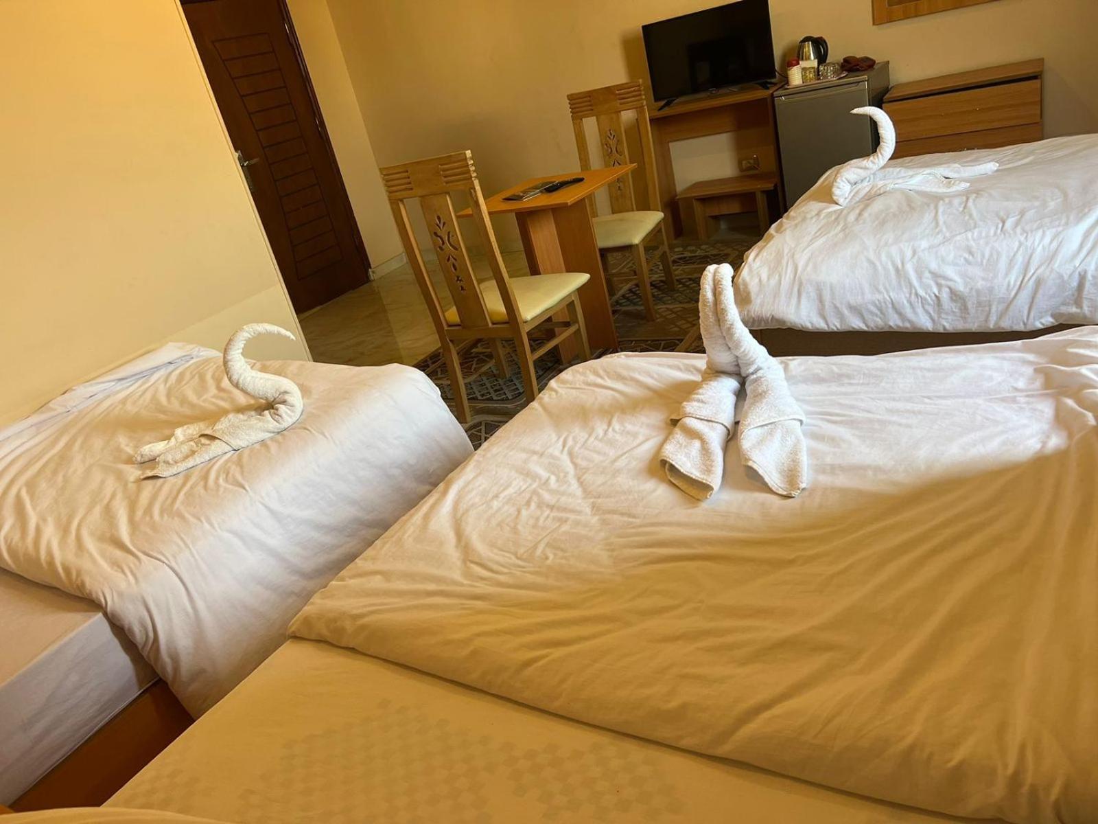 Grand Pyramid View Hotel Kafret el-Gabal Exteriör bild
